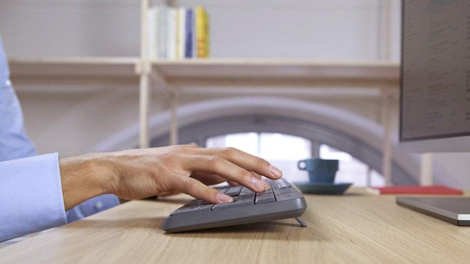 Logitech MK235 Kablosuz Klavye Mouse Seti