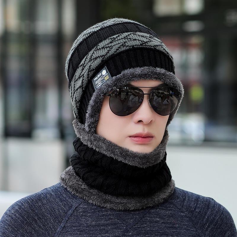 İki Adet Kışlık Erkek Kore Tarzı Trend Örgü Şapka ve Boyunluk Seti, Sıcaklık ve Soğuk Koruması için Kalınlaştırılmış Polar İçerir, Bisiklet Sürmek için İdeal, Özellikle Sonbahar ve Kış için Tasarlanmıştır, Dört Renkte Mevcuttur.