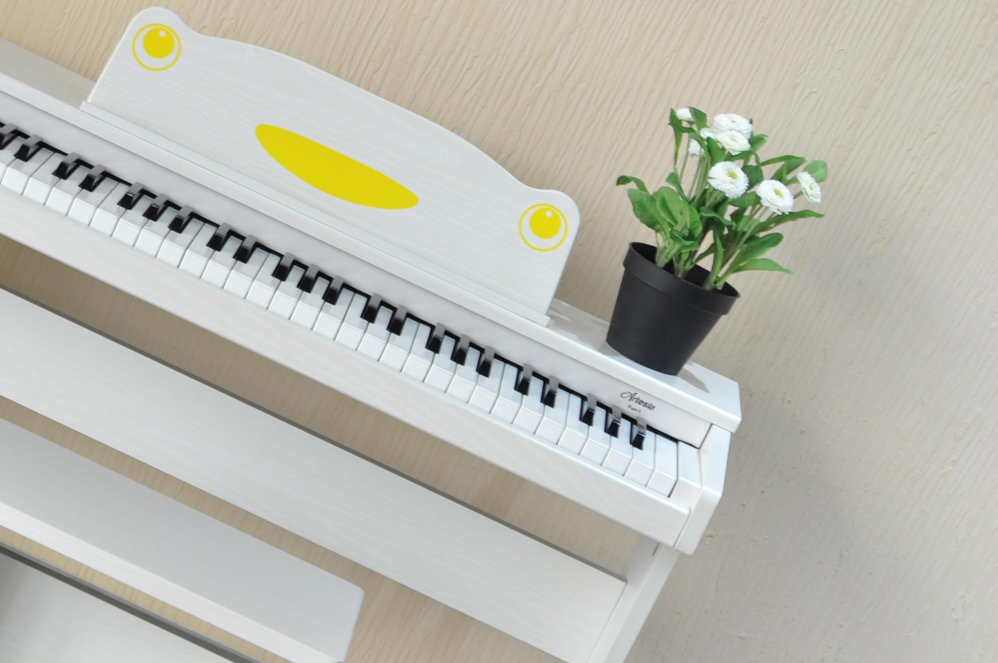 Artesia FUN-1 Piano Full View