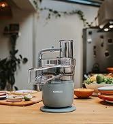 Kenwood MultiPro Go FDP22. ​130GY, kompakt mutfak robotu sadece 30 cm yüksekliğinde, kesmek, rendelemek, püre yapmak için...