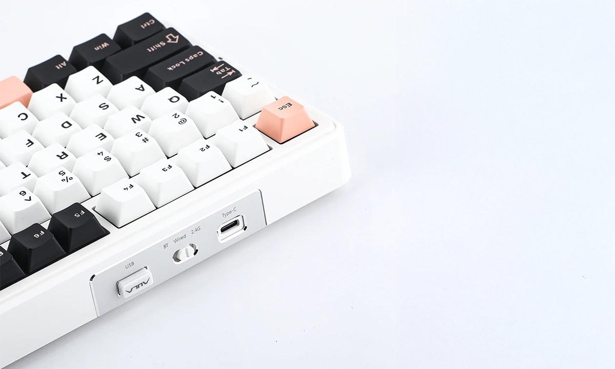 Tri-Mode Bağlantı ve 8000mAh Pil