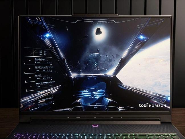 Ekranında bir bilim kurgu uçuş simülatörünün yer aldığı Öne Dönük Legion 9i (16″ Intel)