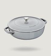 Staub dökme demir kızartma tavası, optimum nemlendirme / aromalı içecekler için kapakta damla yapısı.