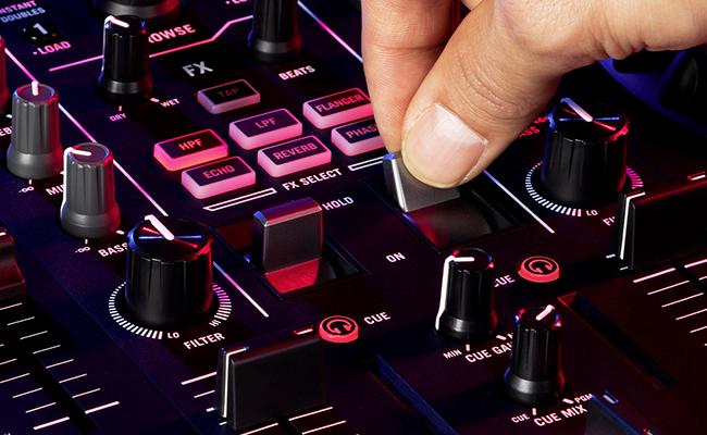 Numark Mixtrack Platinum FX DJ Kontrolcü