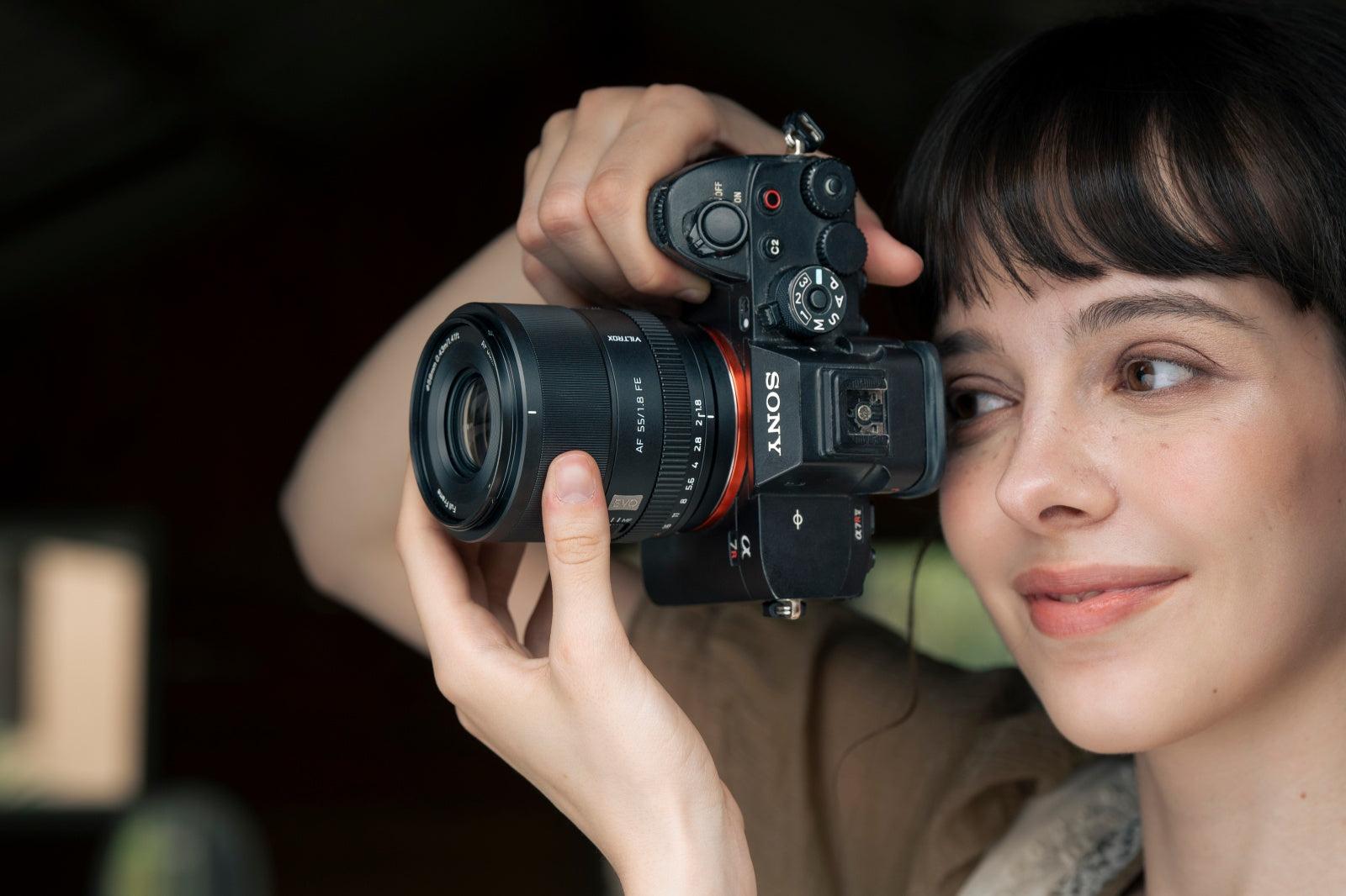 Viltrox AF 55mm F1.8 EVO FE Sony gövde üzerinde
