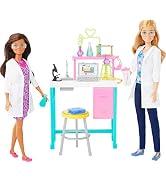 Barbie bilim laboratuvarı, 2 bilim insanı oyuncak bebeği, önlüklü ve gözlüklü