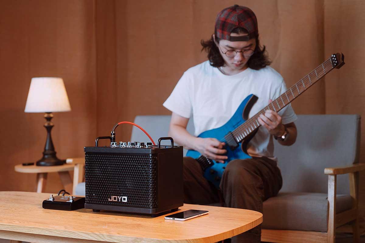 bluetooth'lu, looper ve entegre davul Makinesi ile mürhiş bir gitar amfisi Joyo DC15S