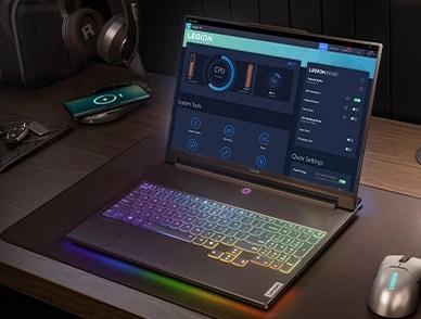 Ekranında Lenovo Vantage menüleri ile Ön Kısmı sağa dönük Legion 9i (16″ Intel)