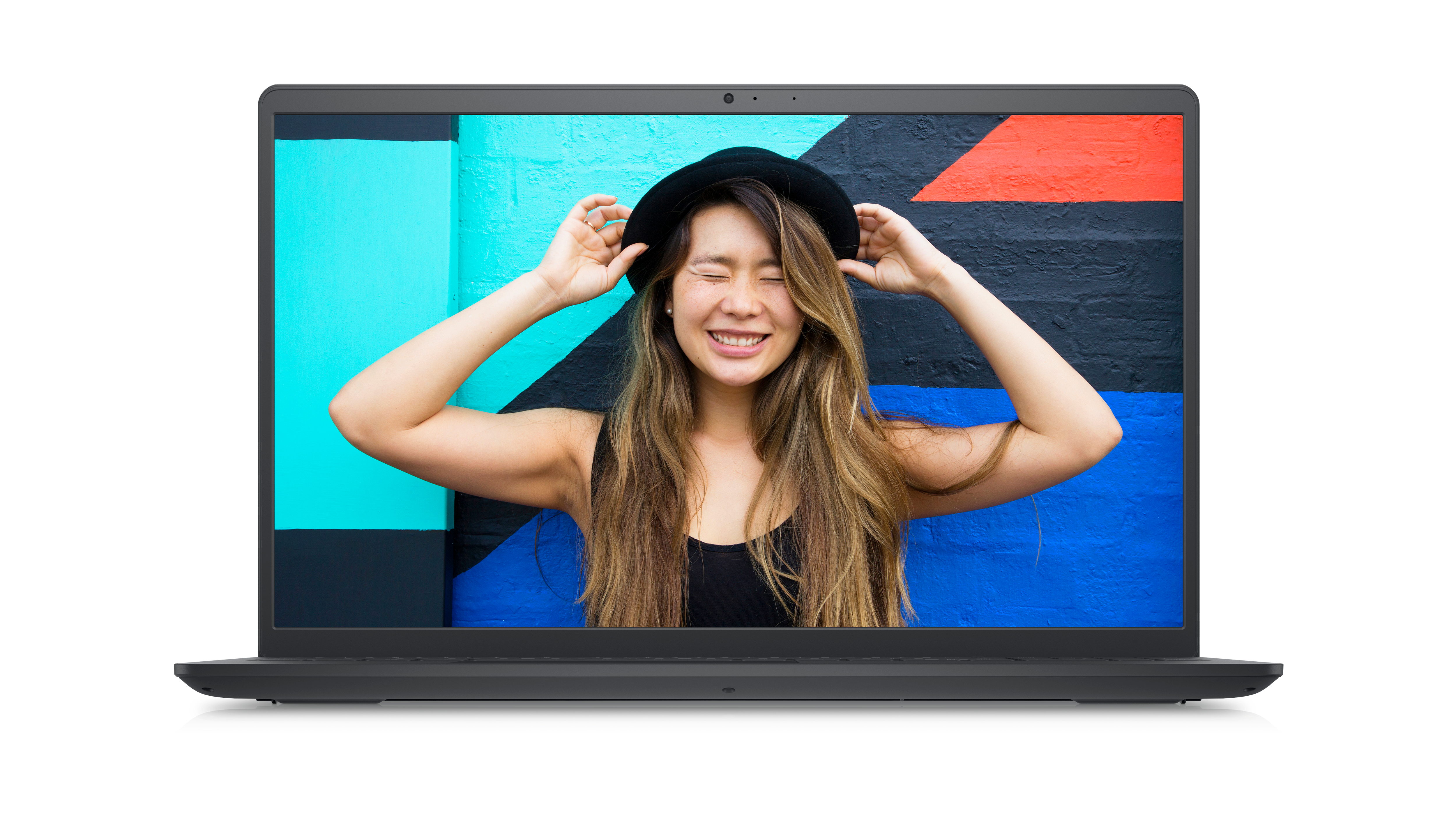 Ekranında siyah şapka ve tişörtlü bir kızın bulunduğu Dell Inspiron 15 3520 Dizüstü Bilgisayarın resmi.